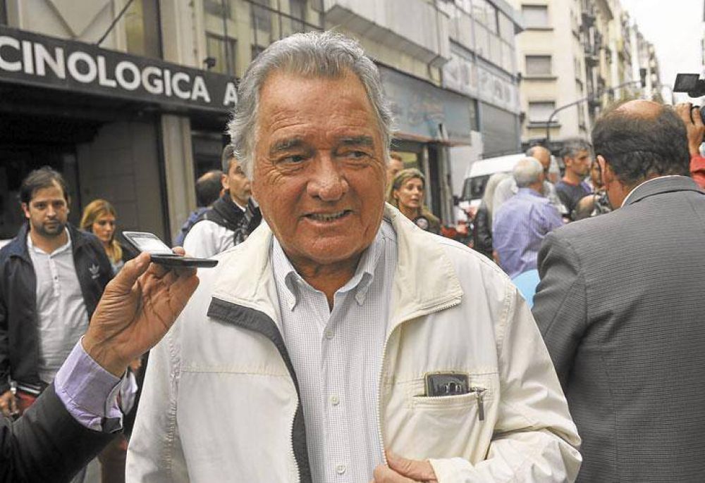 Barrionuevo carg contra Macri: Me llam enojado, es un chico caprichoso