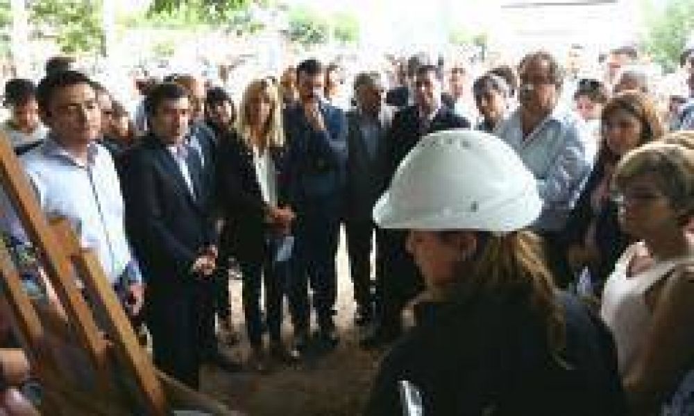 Las obras enviadas por Macri juntaron a toda la clase poltica