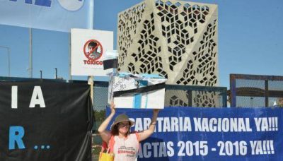 El Gobierno convoca a los docentes este lunes