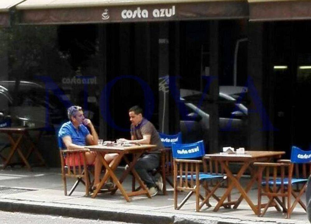 Distendido, Randazzo toma caf con su secretario en la Capital bonaerense