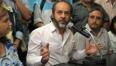 L�pez confirm� que los docentes parar�n el mi�rcoles y el jueves