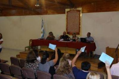 Docentes rechazan el 18% de aumento y presentar�n un petitorio a U�ac