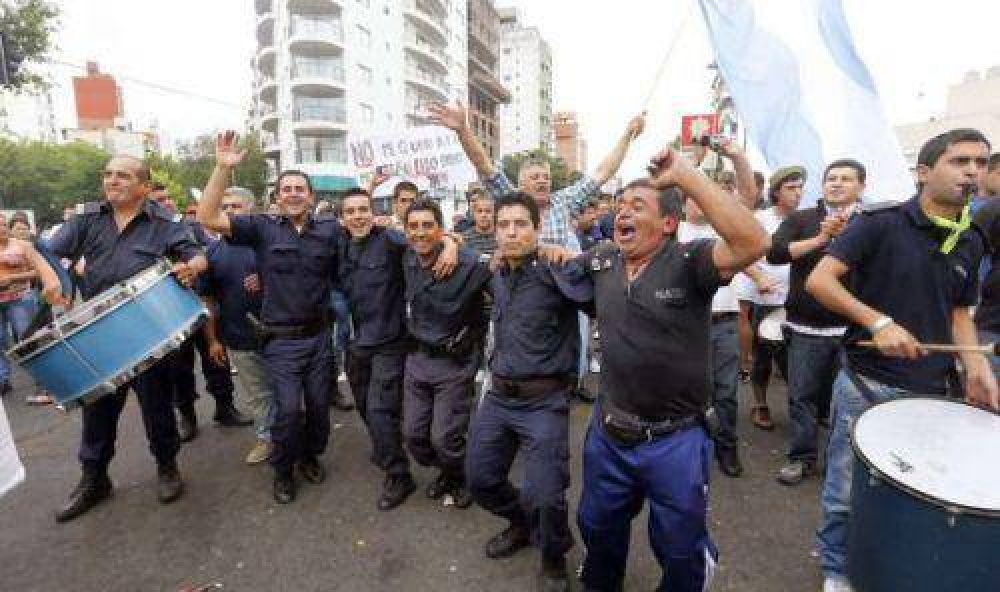 Crece el malestar en la Polica Bonaerense por el retraso salarial