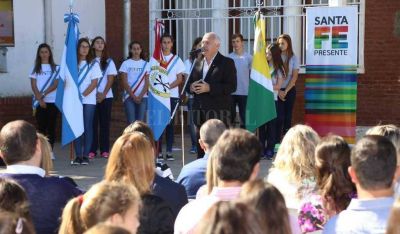 Lifschitz present� el programa provincial de Educaci�n Energ�tica