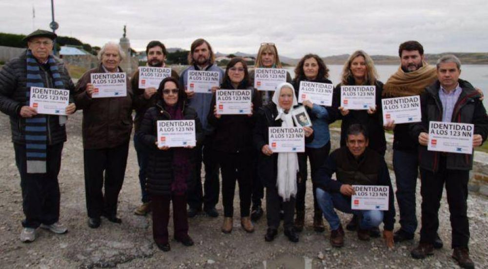 La Comisin por la Memoria particip de una misa con isleos en Puerto Argentino
