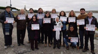 La Comisi�n por la Memoria particip� de una misa con isle�os en Puerto Argentino