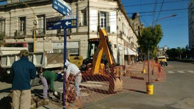 El recambio de ca�os de agua provoc� un corte de luz c�ntrico
