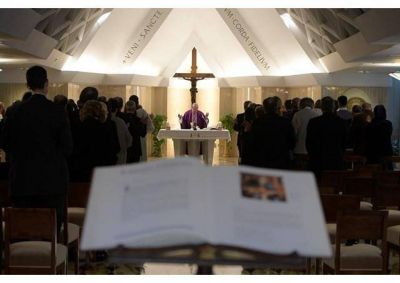 Papa : La conversi�n es aprender a hacer el bien concretamente