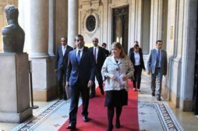 Canciller argentina recibi� al Director Gerente del Abu Dhabi Investment Authority