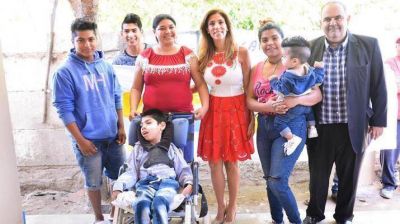 La Gobernadora de la Provincia entreg� M�dulos Habitacionales
