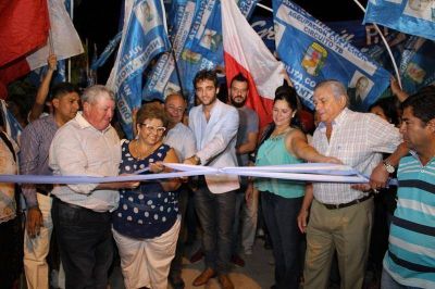 Inauguran obra de pavimento en el barrio 8 de Abril