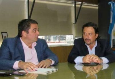 S�enz se reuni� con el ministro de Trabajo Triaca para reconvertir la actividad de los carreros