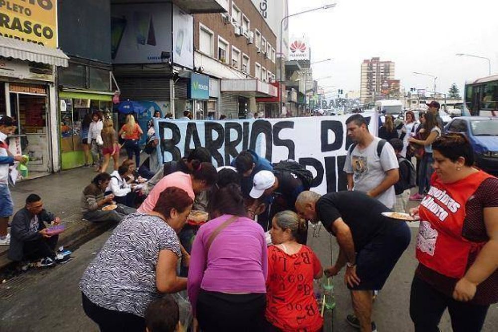 Olla popular contra la pobreza en Quinta de Olivos y Puente Saavedra
