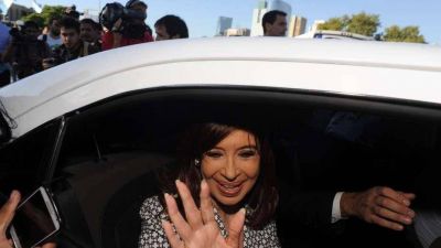 Cristina Kirchner sali� a respaldar a los gremios docentes que est�n de paro y critic� a Mar�a Eugenia Vidal