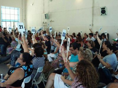 Agmer aprob� en congreso adherir a los paros del 21, 22 y 30 de marzo m�s otras acciones gremiales 