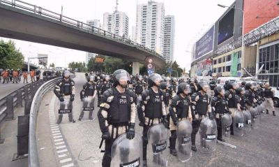 El Gobierno entre el riesgo de perder la calle y el refugio de las teor�as conspirativas