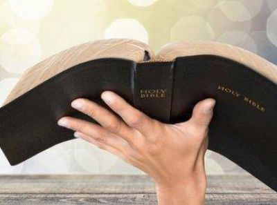 Estado de EEUU puede adoptar la Biblia como su libro oficial