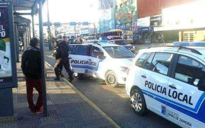 CONCEJAL DE LOMAS DE ZAMORA DEFIENDE A LA POLIC�A LOCAL �PARA CUIDAR A LOS BONAERENSES�