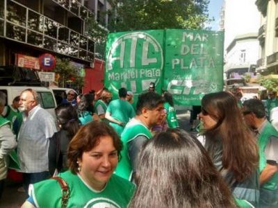 ATE: �La movilizaci�n tuvo un 90% de acatamiento en escuelas y hospitales�