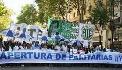 Paritarias: 15 mil trabajadores marcharon en la Ciudad