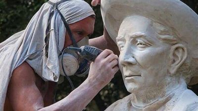 Las im�genes del escultor de Brochero miran sin ojos