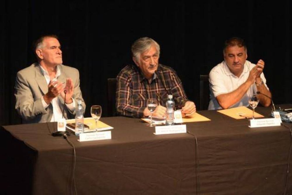 Fuerte cr�tica de Rodriguez Sa� a Macri en el comienzo de un ciclo de conferencias