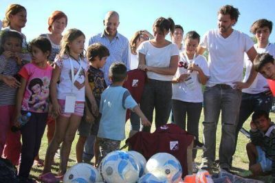 Ducot� particip� de una jornada solidaria de Cambiemos en Pilar