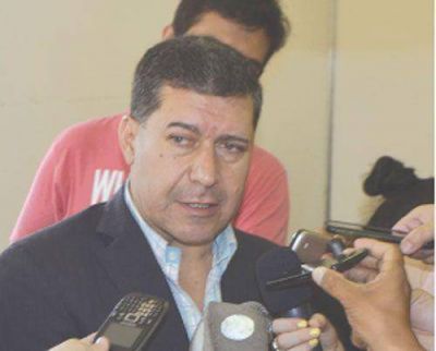 M�s intendentes respaldaron a Casas y el incremento salarial
