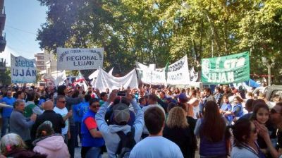 El ejecutivo difundi� el salario que reciben los trabajadores municipales