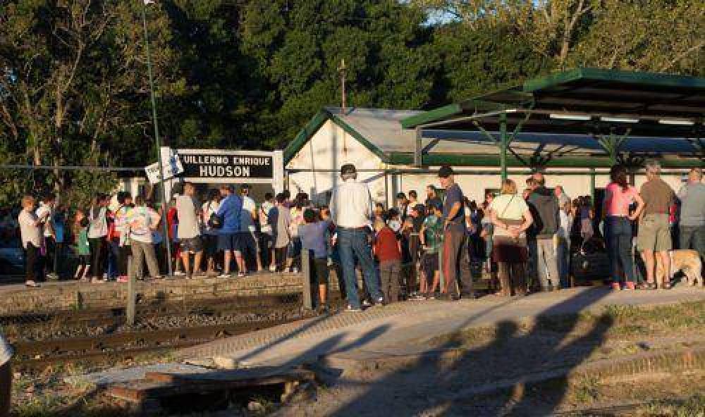 Contin�a la rebeli�n en Hudson: no van a dejar pasar el tren el�ctrico si siguen siendo 