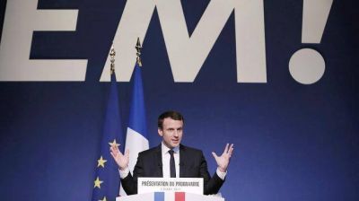 Macron se asumió como un populista independiente y Hamon reforzó su lugar en la izquierda