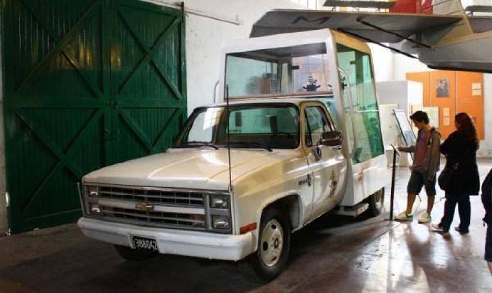 Papam�vil que us� San Juan Pablo II ser� el auto s�mbolo de exposici�n en Argentina