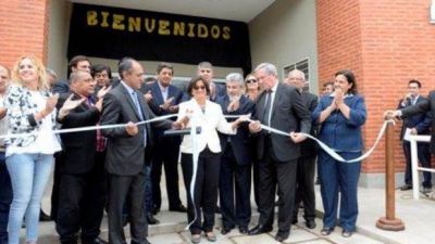 Corpacci carg� contra el FCS por las escuelas