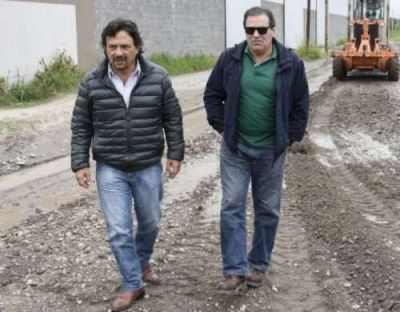 Las lluvias dieron un respiro y la Municipalidad ejecuta obras en distintos puntos de la ciudad