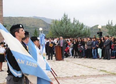 El gobernador dio inicio al ciclo lectivo de la escuela de la Polic�a