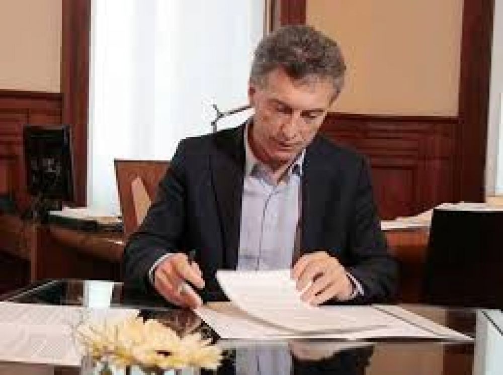 Macri firma los decretos de transparencia y busca neutralizar a la oposicin