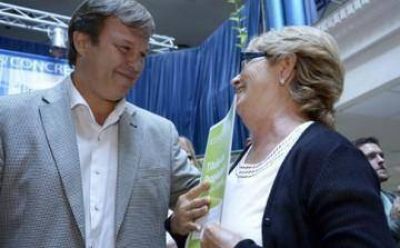 Cascallares entreg� m�s de 200 escrituras