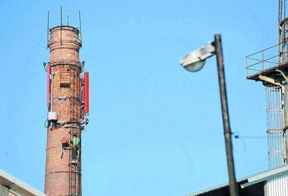 Las compaas de celulares buscan invertir para duplicar la cantidad de antenas instaladas en Rosario