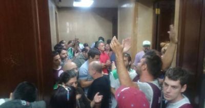 ATE tom� el ministerio de Producci�n y reincorporaron dos delegadas despedidas