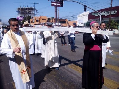 30 mil personas marchan por la vida, la paz y los migrantes en Tijuana