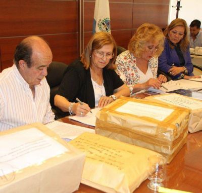 Gobierno ahorrar� $9,3 millones al no seguir con un pol�mico contrato