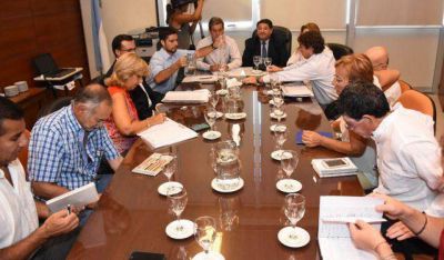 Para De los R�os, la paritaria se debe cerrar esta semana o si no definir� U�ac