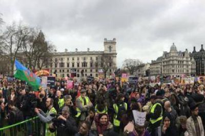 Miles de brit�nicos protestan en Londres contra islamofobia