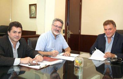 El IPV consigui� casi 100 millones de pesos para pavimentaci�n