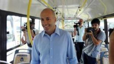 Presentaron 11 unidades nuevas de la l�nea 510