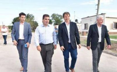 Ritondo entreg� viviendas al personal policial en Brown