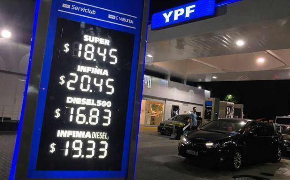 Los precios de las naftas y el gasoil, eje de una fuerte disputa