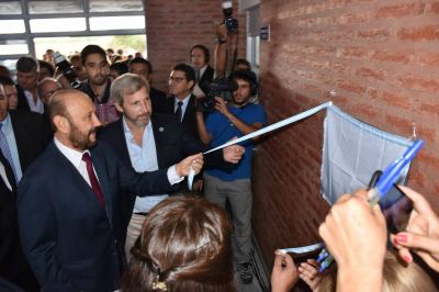 Insfr�n, Frigerio y Buryaile inauguraron obras educativas en zona rural de Villafa�e