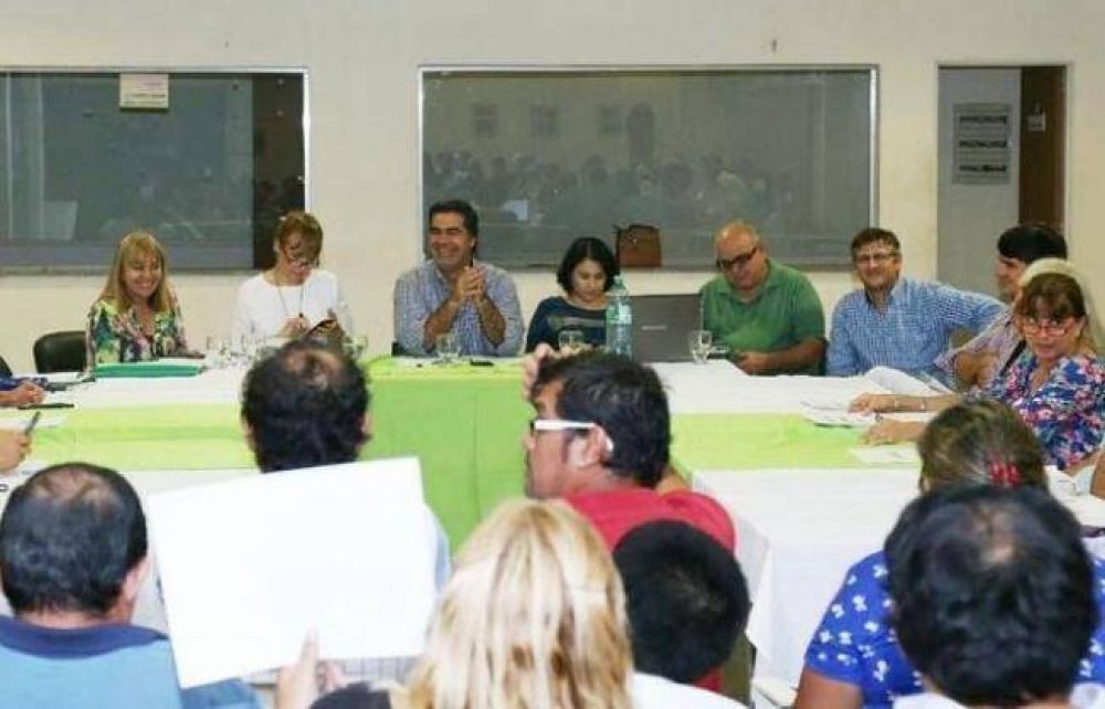 Capitanich coordin� acciones con comisiones vecinales de la zona este