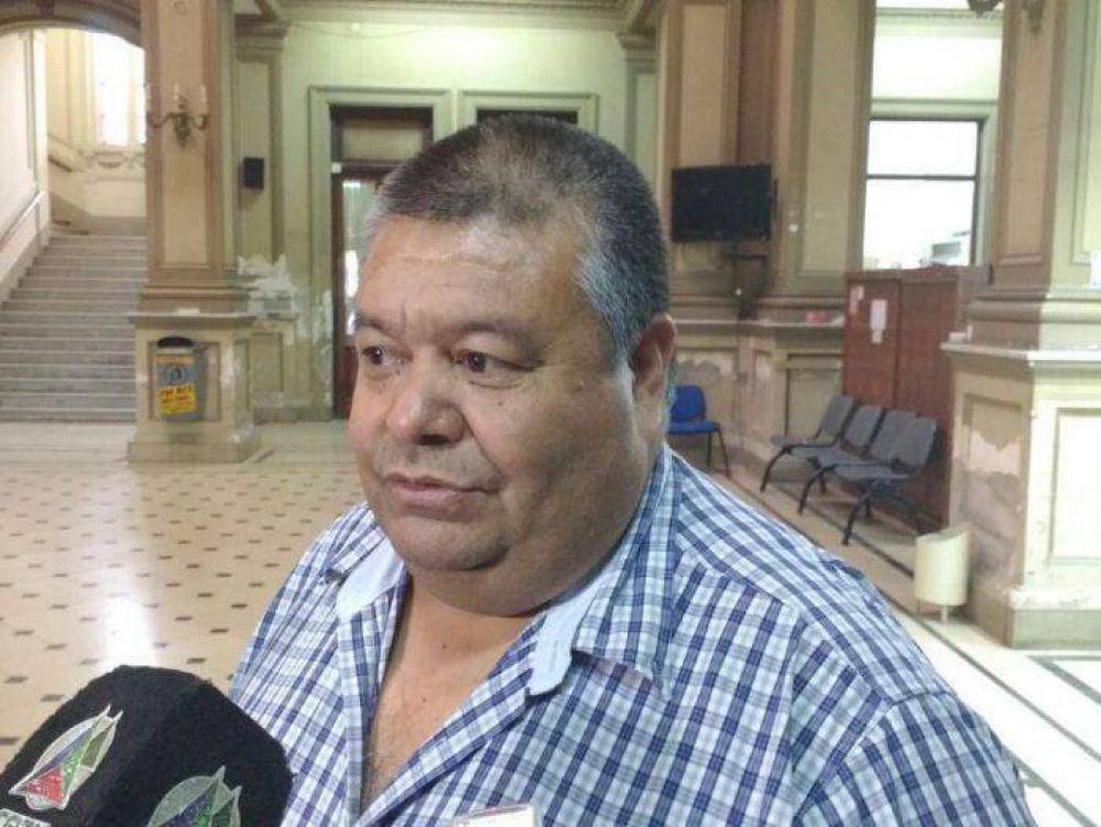 Municipales y Ejecutivo dialogaron por pases a planta y recategorizaciones